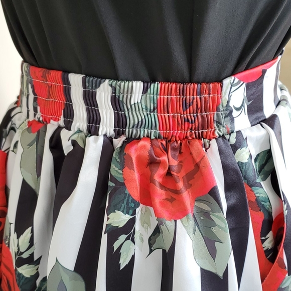 Two pics dress. Beautiful! - Picture 4 of 6